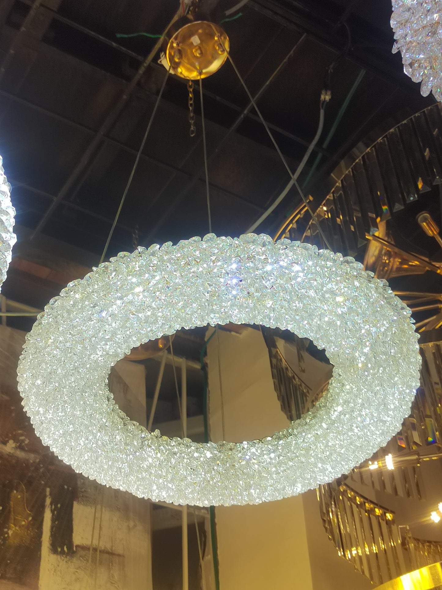 Suspension Cristal Doré Éclat – Charme et Lumière Chaleureuse