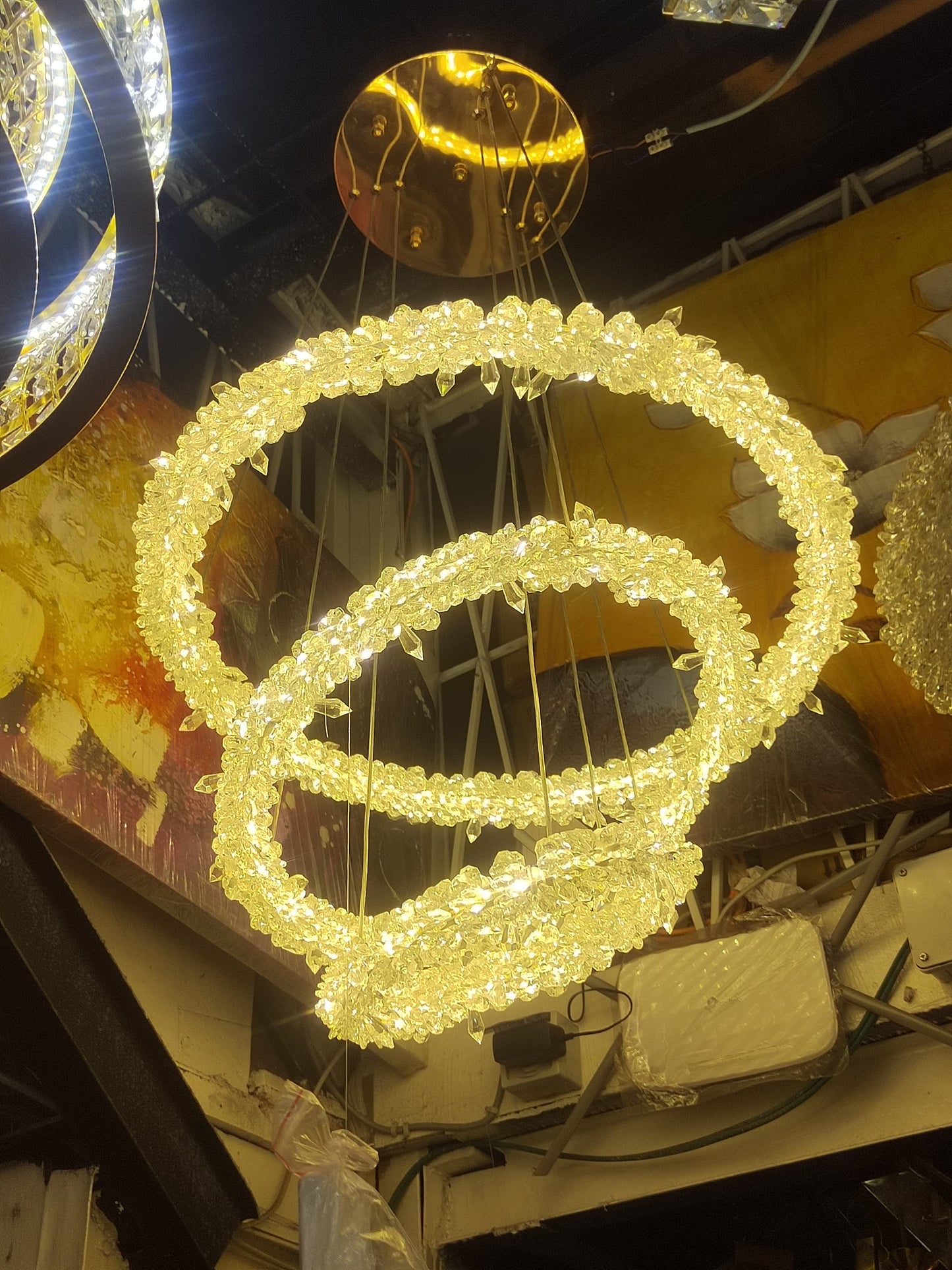 Suspension Cristal Triple Anneau Aurora – Majesté et Luminosité