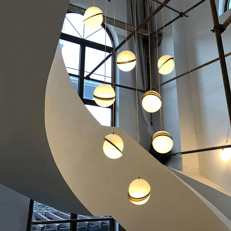 Luminaire Suspension Lune Blanche en Verre Éclatant et Moderne