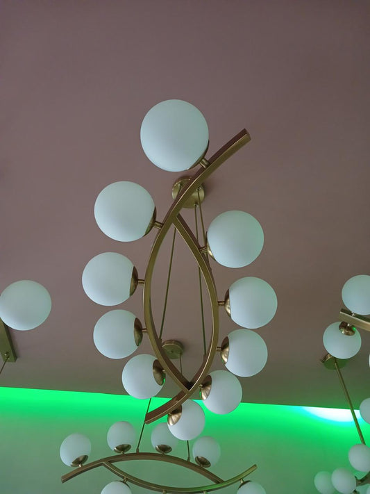 Suspension Design "Orion" – Élégance Sculpturale et Éclairage Raffiné