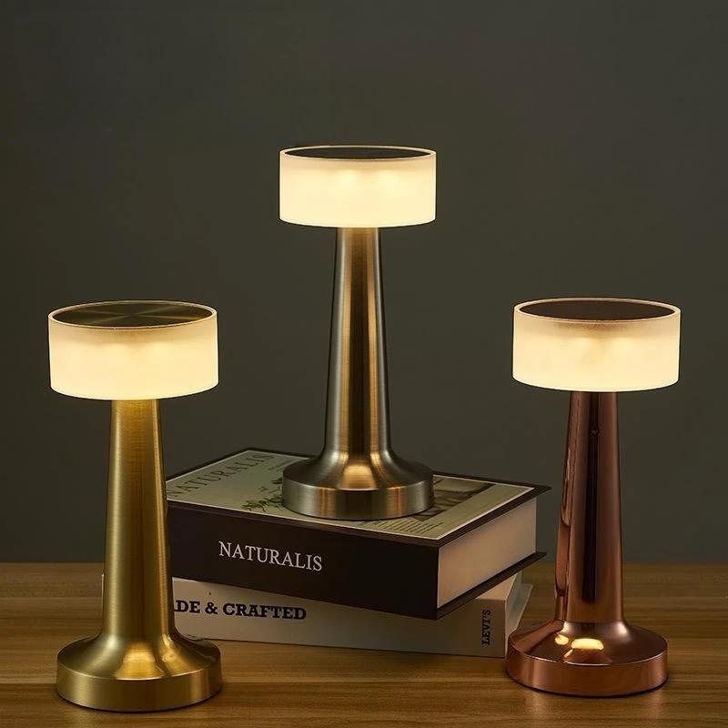 Lampe de Table Laura Gold Élégante Dorée avec Abat-Jour Tissu Classique