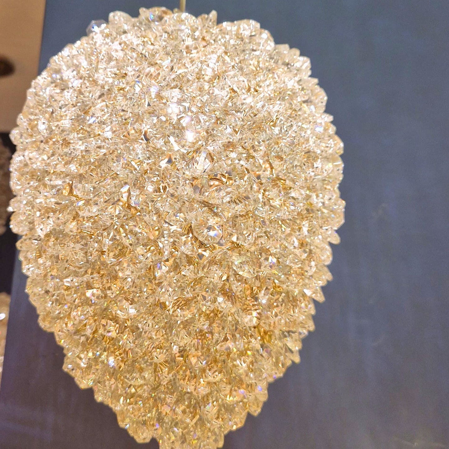 Suspension Cristal "Loubna" – Design Goutte Élégante