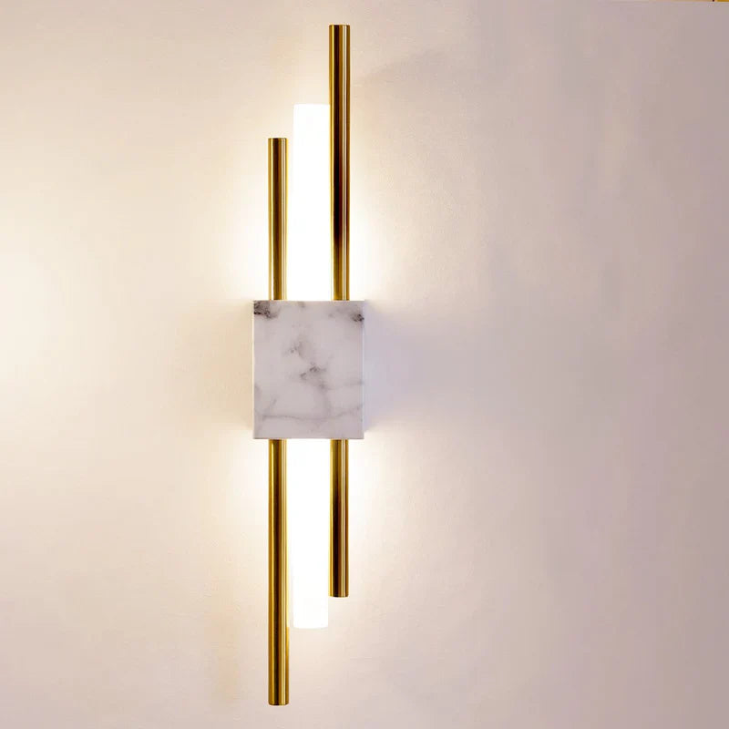 Applique Murale en Marbre Blanc Naturel et Laiton - Design Élégant Moderne